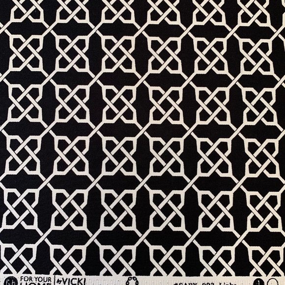 7.9 Yds Free Spirit Vicki Payne Black White Celtic Knot Fretwork Lattice Fabric - Picture 4 of 7